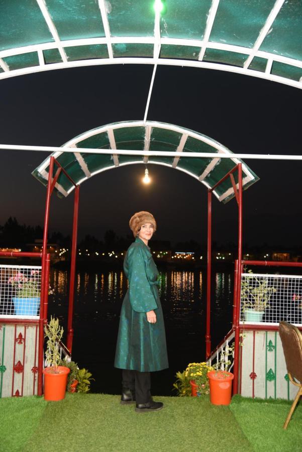 Hôtel The Heritage Safina Group Of Houseboats à Srīnagar Extérieur photo