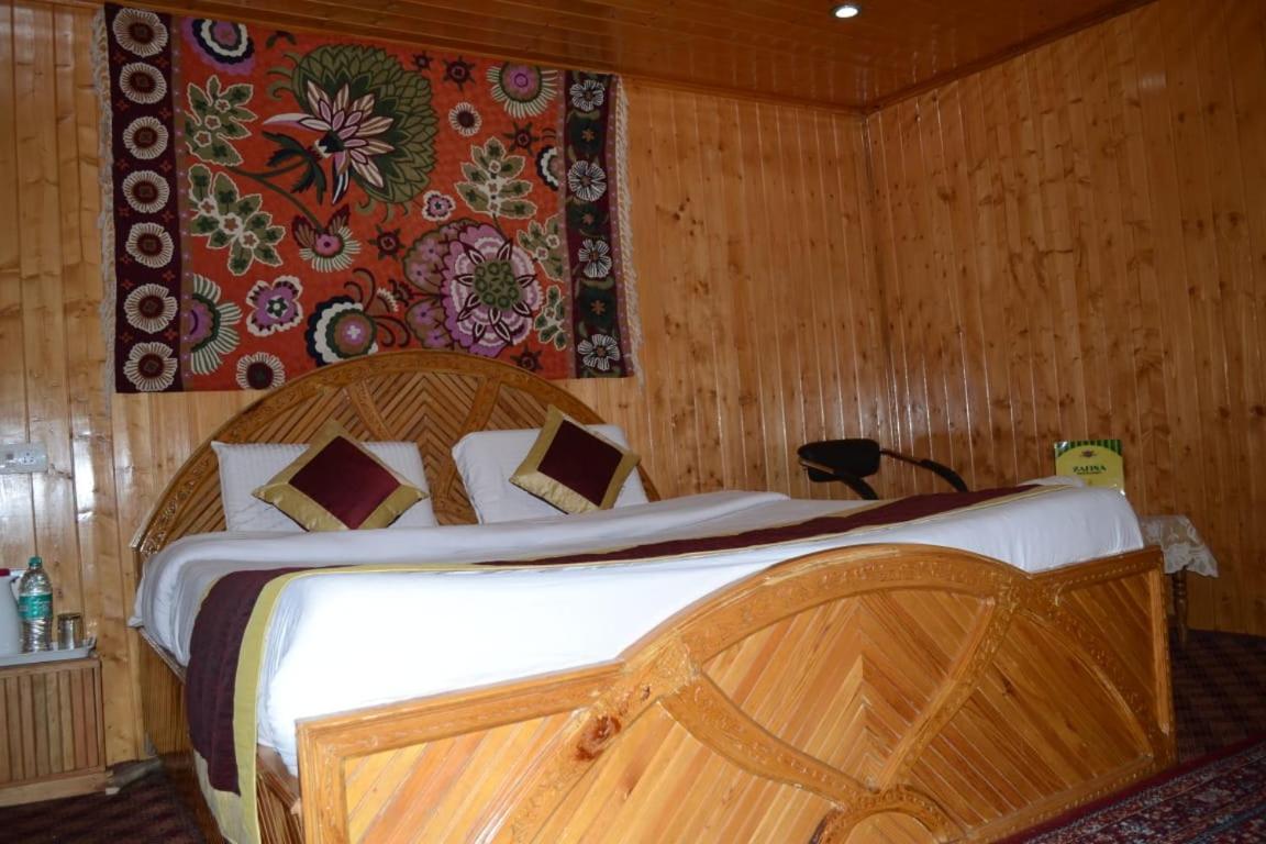Hôtel The Heritage Safina Group Of Houseboats à Srīnagar Extérieur photo