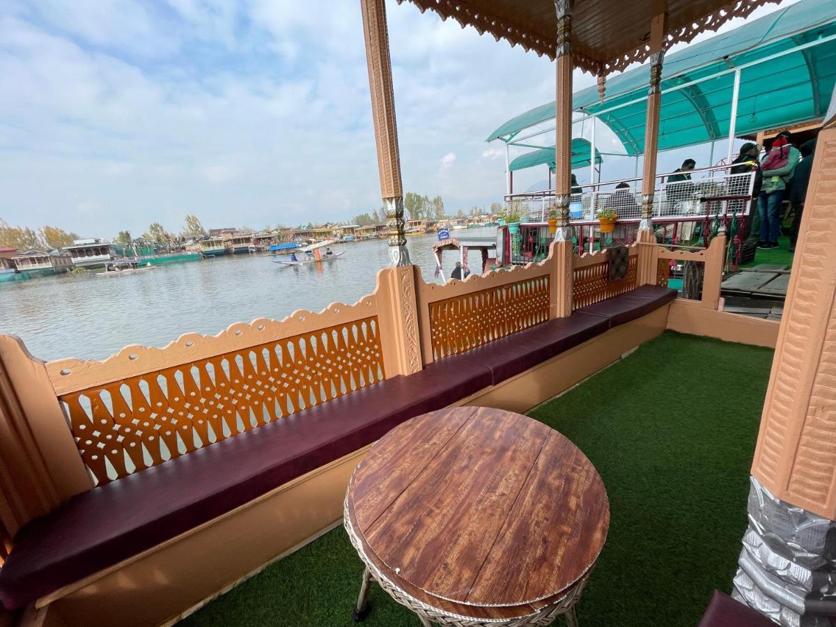 Hôtel The Heritage Safina Group Of Houseboats à Srīnagar Extérieur photo