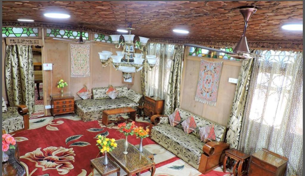 Hôtel The Heritage Safina Group Of Houseboats à Srīnagar Extérieur photo
