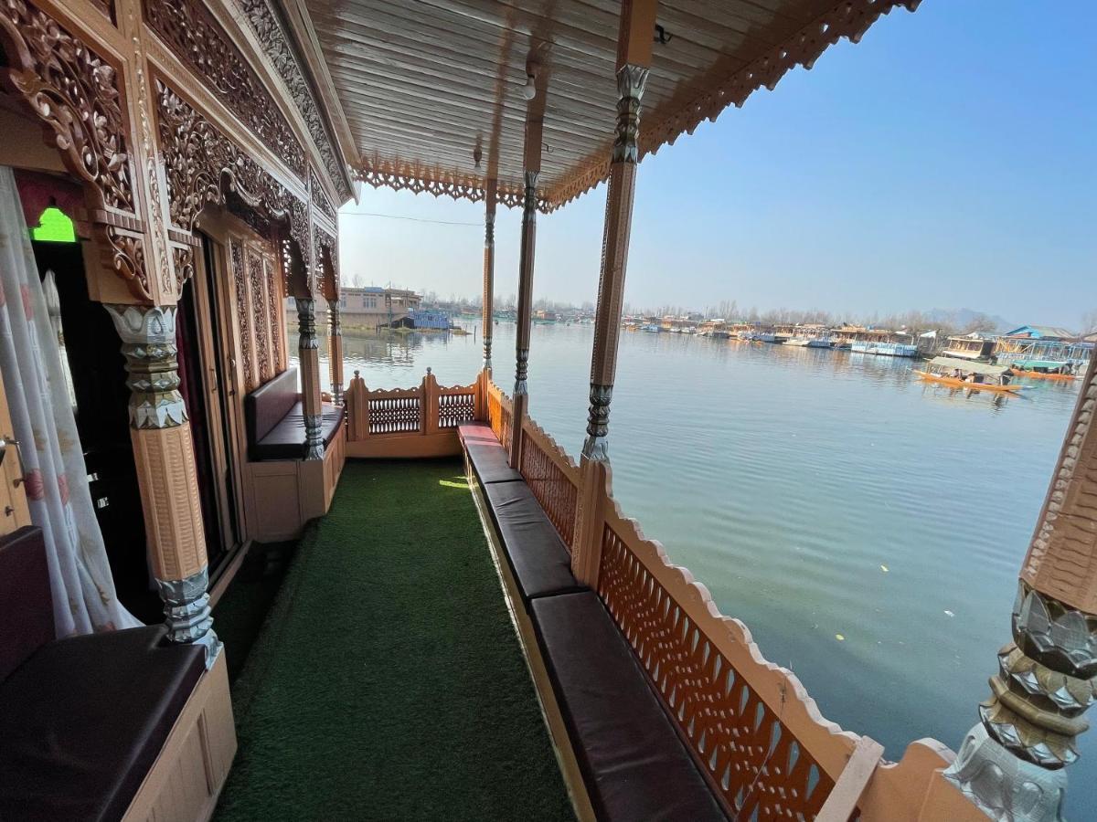 Hôtel The Heritage Safina Group Of Houseboats à Srīnagar Extérieur photo
