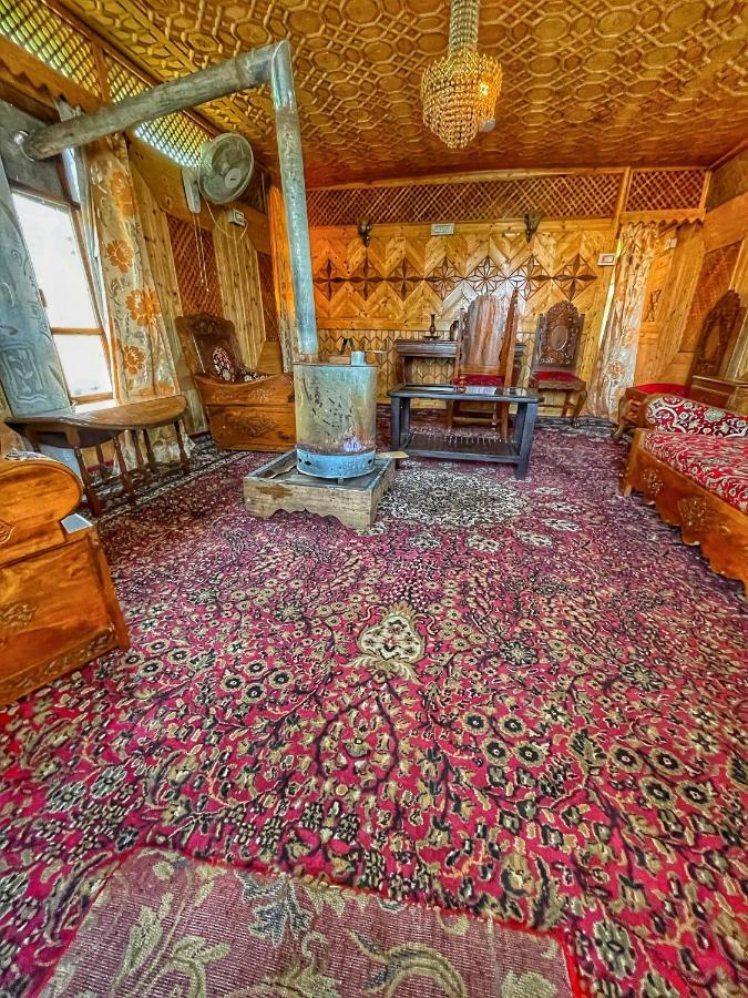 Hôtel The Heritage Safina Group Of Houseboats à Srīnagar Extérieur photo