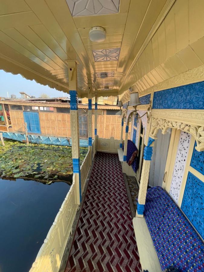 Hôtel The Heritage Safina Group Of Houseboats à Srīnagar Extérieur photo