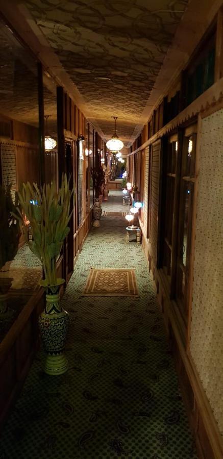 Hôtel The Heritage Safina Group Of Houseboats à Srīnagar Extérieur photo