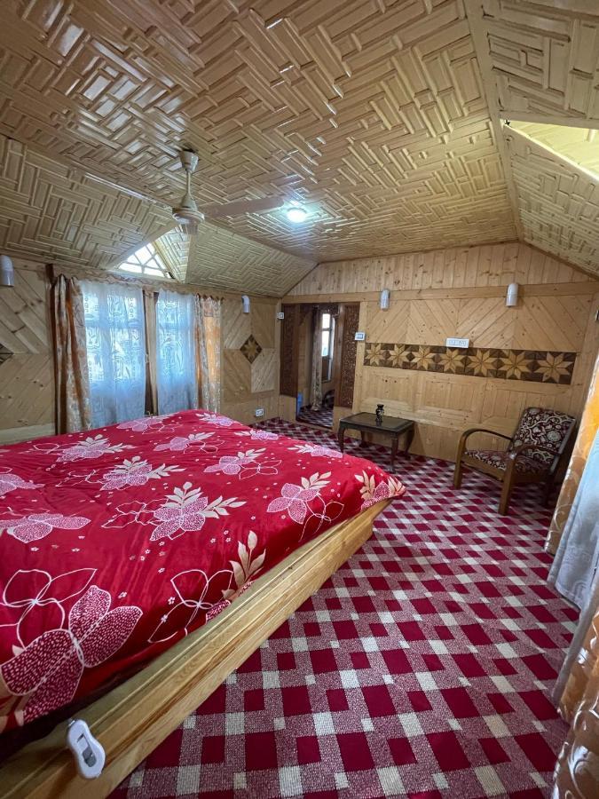 Hôtel The Heritage Safina Group Of Houseboats à Srīnagar Extérieur photo