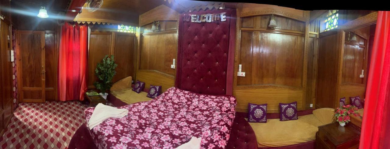 Hôtel The Heritage Safina Group Of Houseboats à Srīnagar Extérieur photo